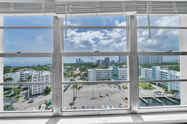 Building Photo - 3161 S Ocean Dr