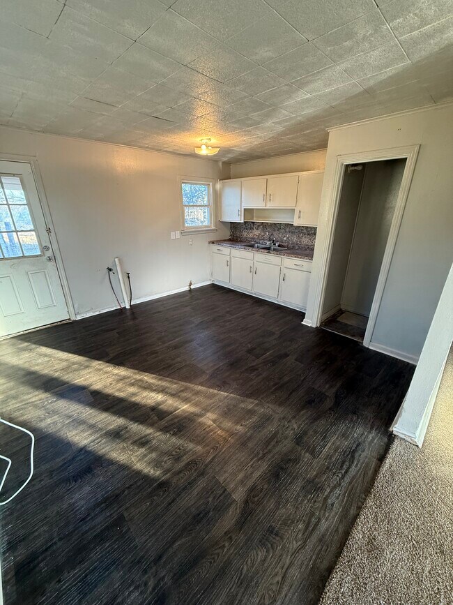 Building Photo - 1913 Gilbert Ave