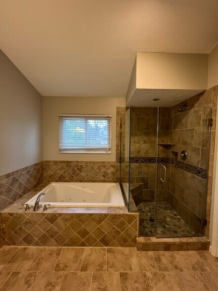 Building Photo - 208 Caswell Dr