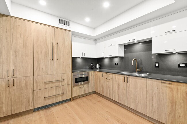 Building Photo - 2660 S Ocean Blvd