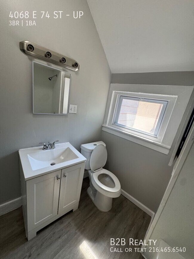 Building Photo - 4068 E 74th St