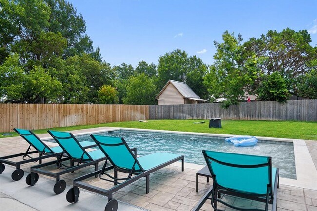 Building Photo - 2211 White Dove Pass