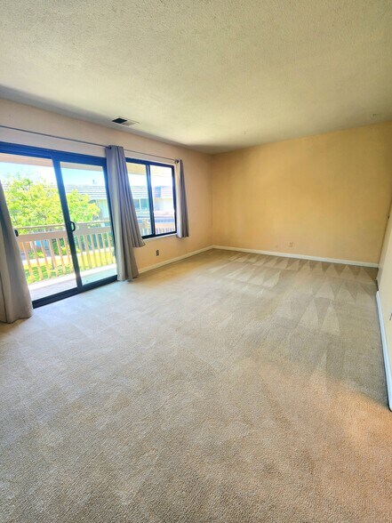 Master Bedroom 1 - 4634 Adobe River Ct