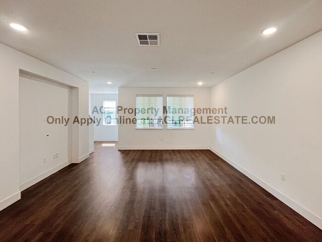 Building Photo - Modern 4-Bedroom Home with Solar, EV Charg...