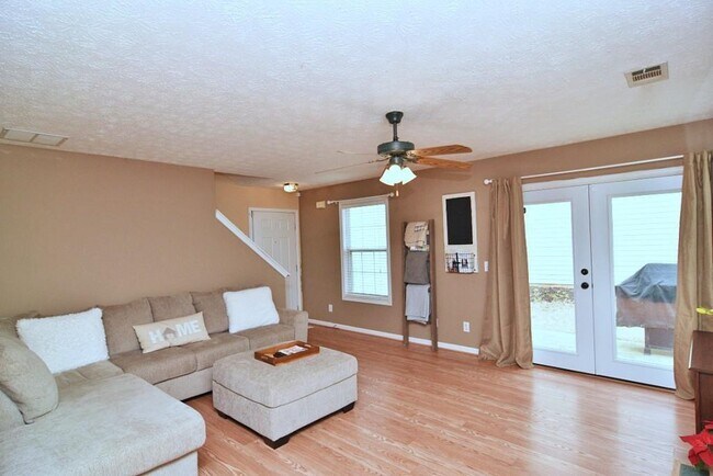 Building Photo - 13361 Harpley Ct