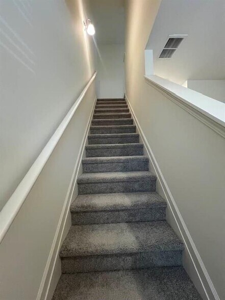 Building Photo - 111 Rivington Dr