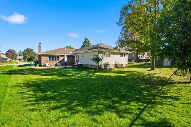 Building Photo - 13141 W Stonewood Dr