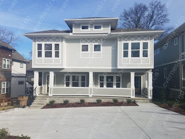 Primary Photo - 3 bed / 3 bath home