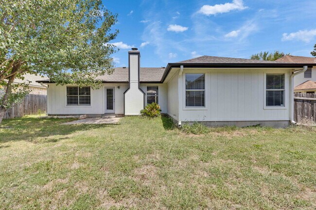 Building Photo - "Charming 3-Bedroom Cedar Park Home with 2...