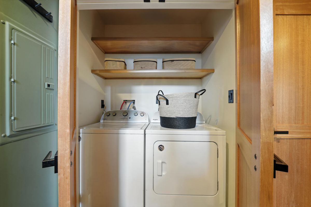 Building Photo - 33 Reef St