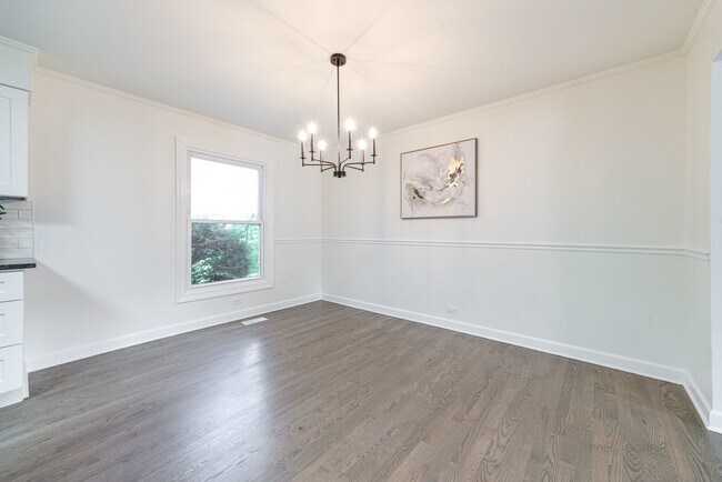 Building Photo - 887 Saybrook Ln
