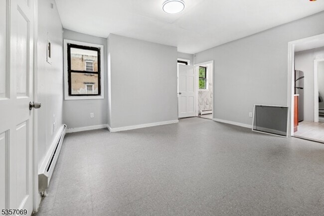 Building Photo - 83 Jersey St