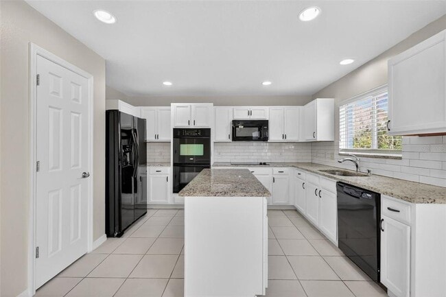 Building Photo - 413 Country Cottage Ln