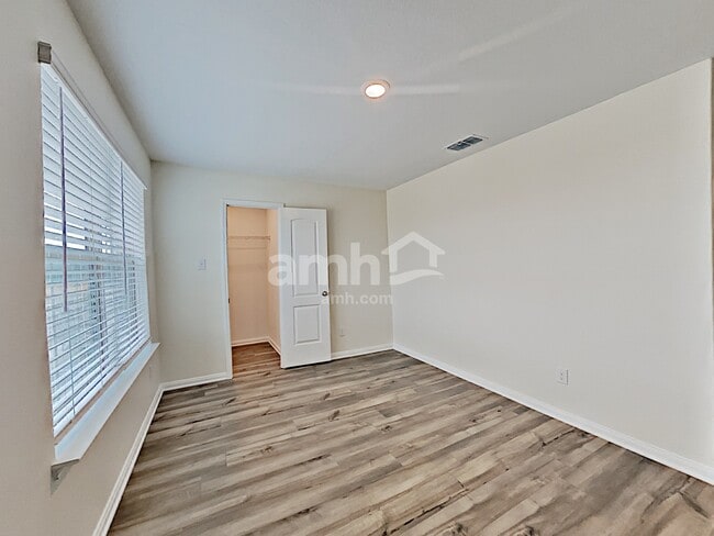 Building Photo - 3137 Bowen St