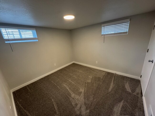 Building Photo - 1079 E 3300 S