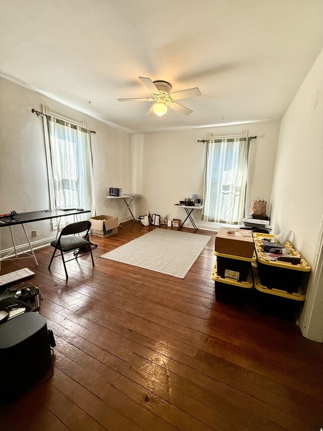 Building Photo - 2 Bedroom Avail August 2026 in Prospect Hills! $1,400 Monthly