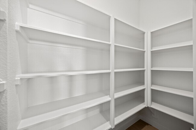 Building Photo - 28947 Rustic Robin Ln