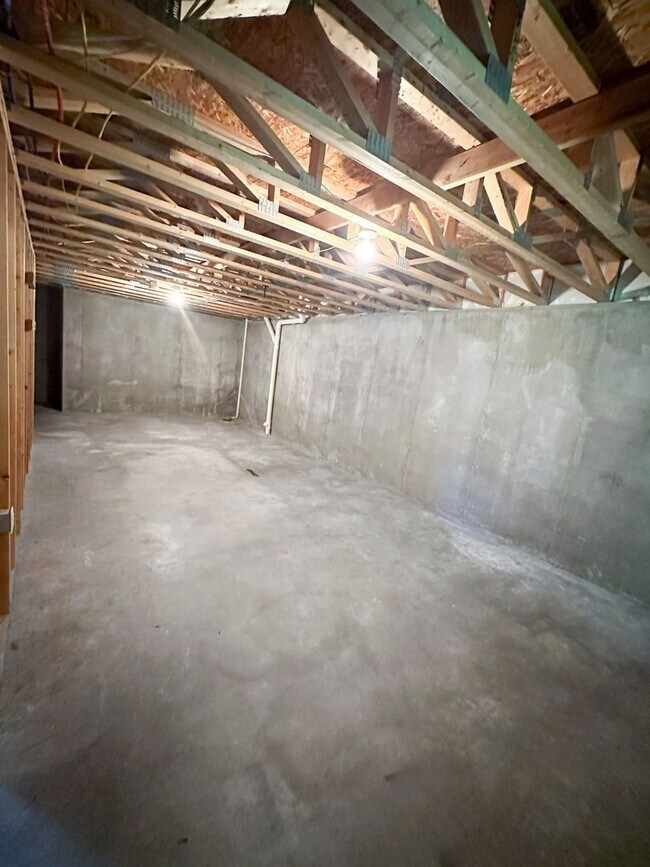 Building Photo - Italian Estates Property Management