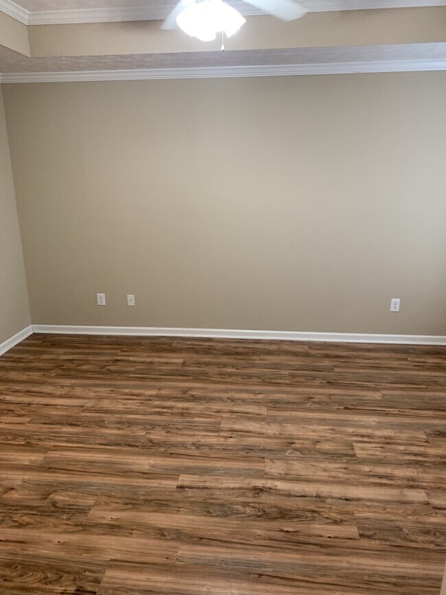 Building Photo - 1130 Stafford Dr