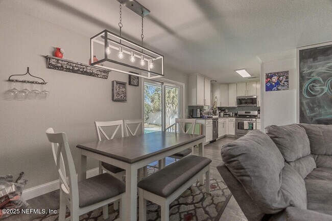 Building Photo - 14443 Stacey Rd