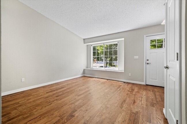 Building Photo - 4 Bed, 3 bath home in Parker
