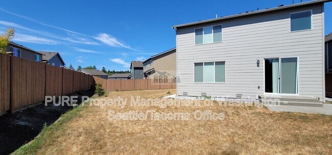 Building Photo - 6925 Honeylocust Ct NE