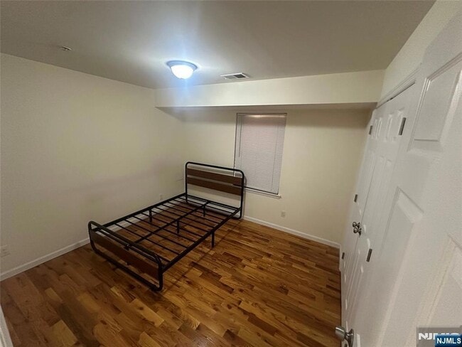 Building Photo - 283-285 Morris Avenue Unit