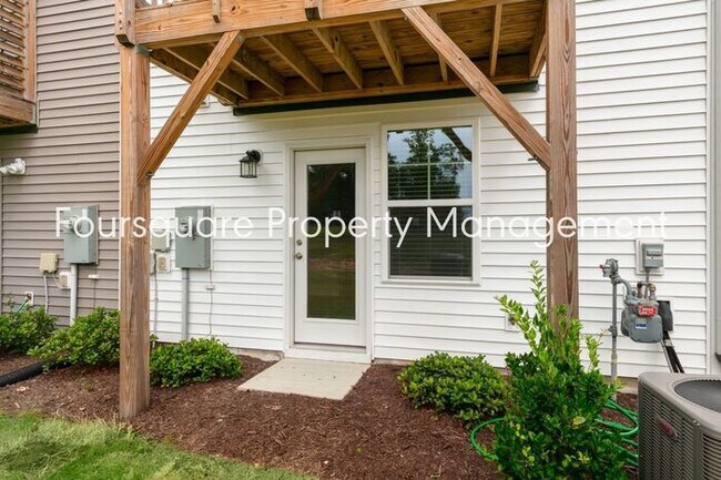 Building Photo - Stylish 3-Level Townhome with Bonus Suite, Deck & Garage – Near I-540 and Shopping