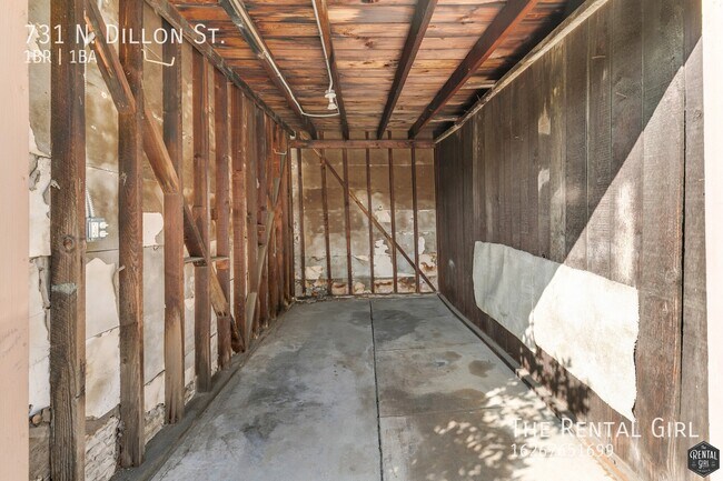 Building Photo - 731 N Dillon St
