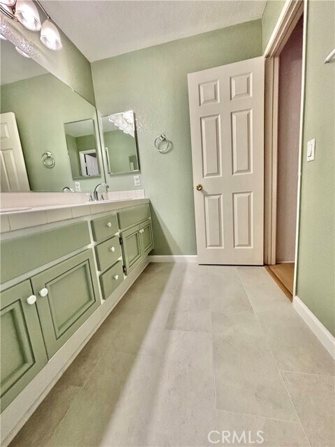 Building Photo - 1834 Berryhill Dr