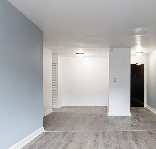 Building Photo - 3815 N Pine Grove Ave