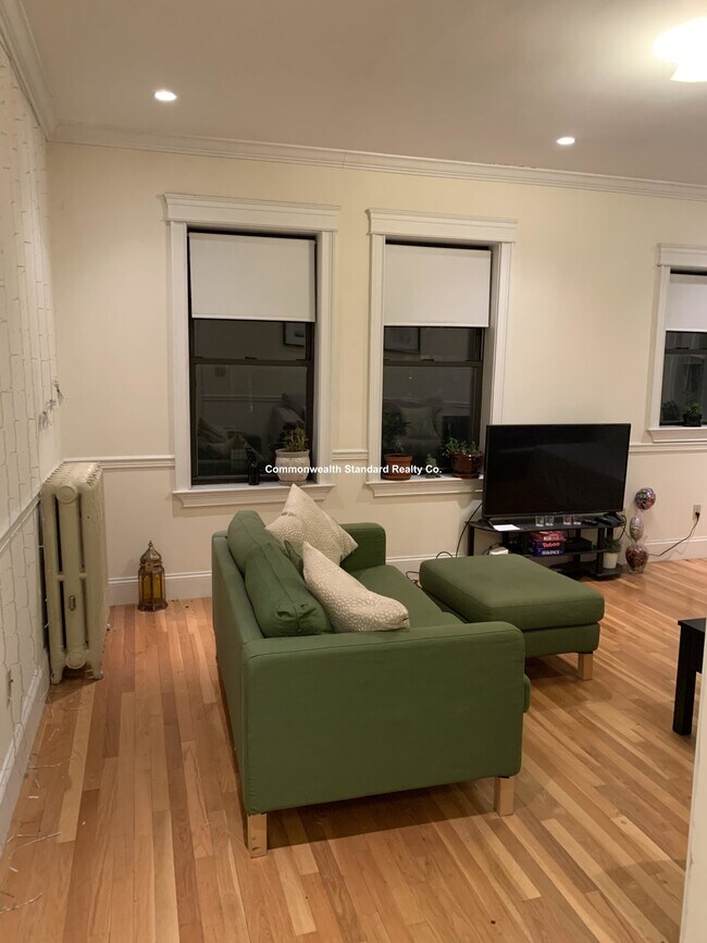 Building Photo - 76 Quint Ave