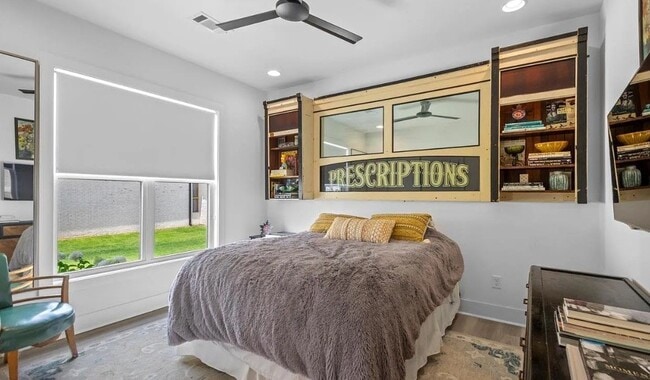 Building Photo - 61 Saffron Cir