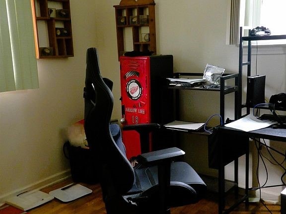 Building Photo - 335 North Dr