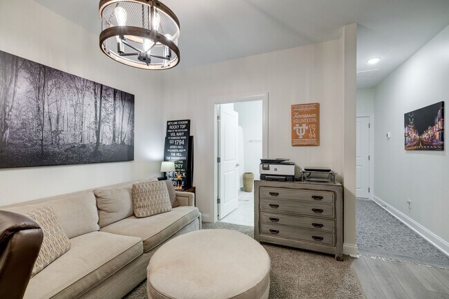 Building Photo - Townhome For Lease