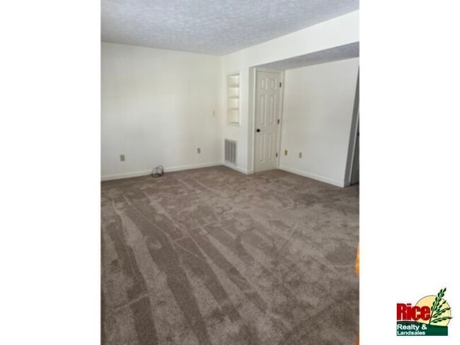 Building Photo - 505 Kamran Dr NW