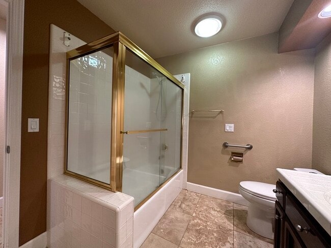 Building Photo - Beautiful 4 Bedroom Single Story For Rent in Gold River!