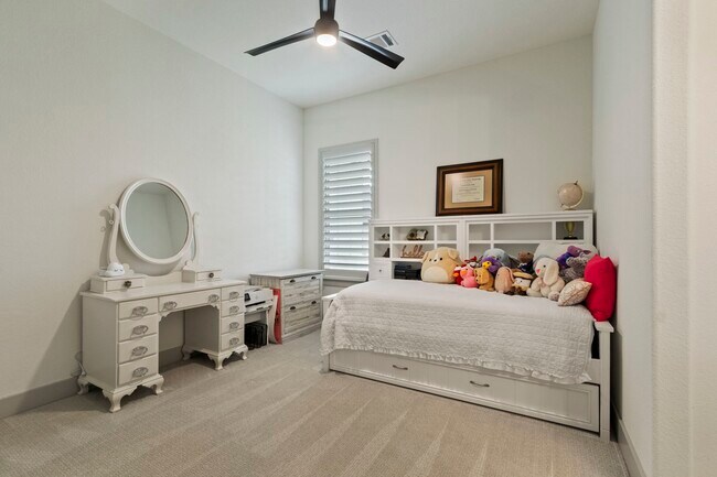 Building Photo - 21359 Monarch Dr