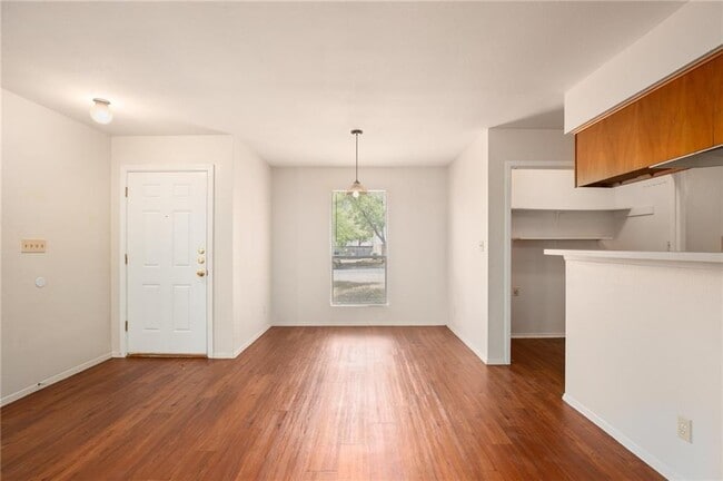 Building Photo - 12809 Copper Cliff Ave