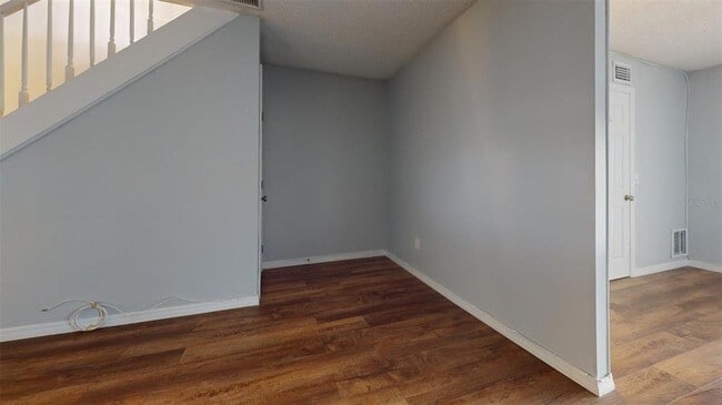 Building Photo - 2151 Alicia Dr