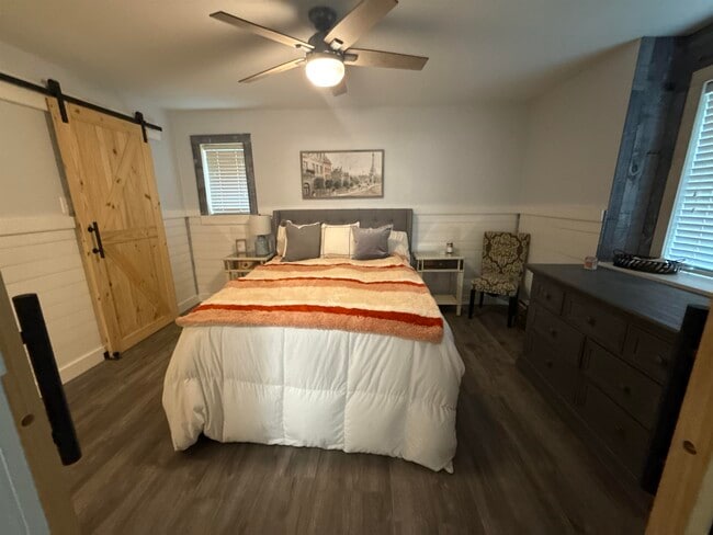 Building Photo - 1814 Birch Post Cove