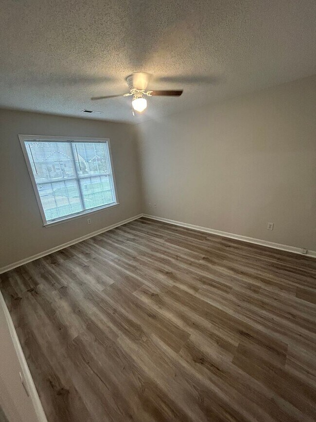 Building Photo - 3613 Farmington Pl