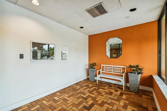 Building Photo - 255 Dolphin Point