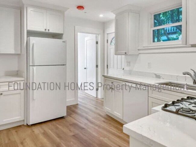 Building Photo - 14 Princess Ln