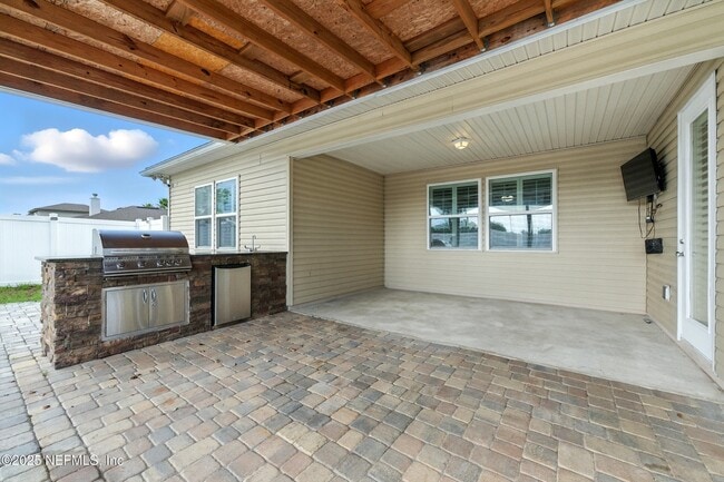 Building Photo - 1002 Wetland Ridge Cir