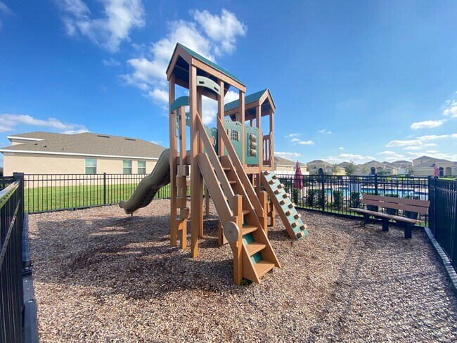 Building Photo - Carlisle Grand-520 Novara Way Davenport, F...
