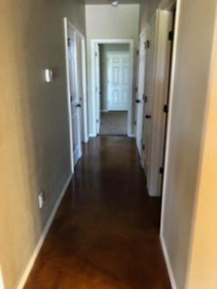 Building Photo - 1824 Post Oak Rd