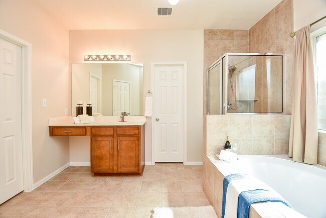 Building Photo - 26302 Sandahl Ct