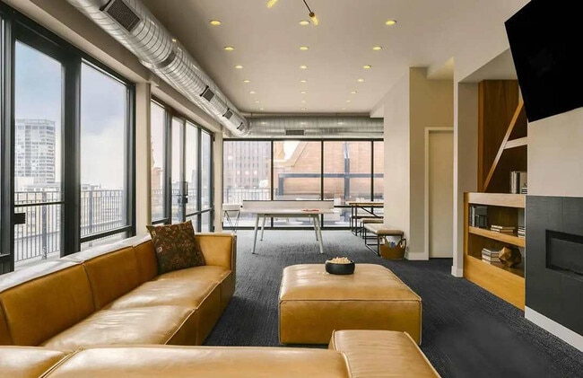 Building Photo - 417 S Dearborn St