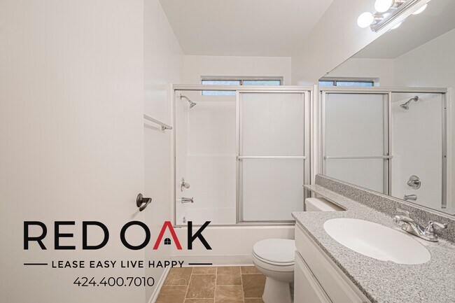 Building Photo - 13444 Moorpark St